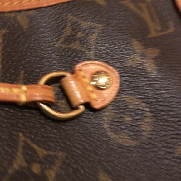 Authentic Louis Vuitton Neverfull MM Bag - Picture 3 of 8